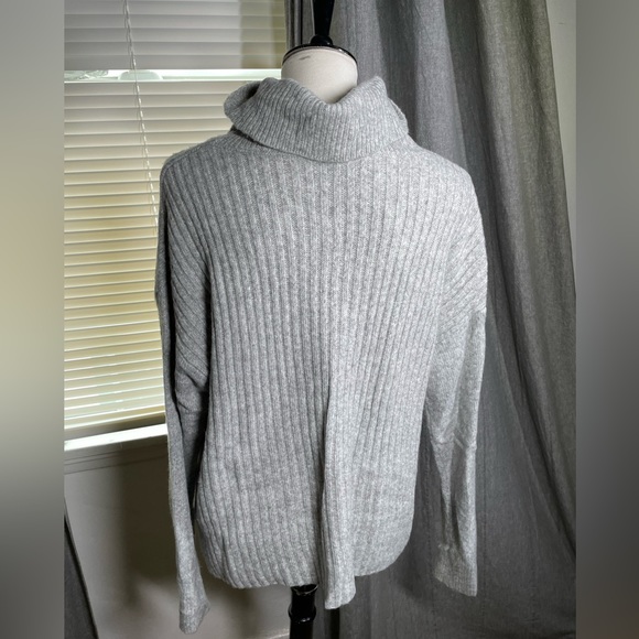 Rachel Zoe sweater - Picture 4 of 5